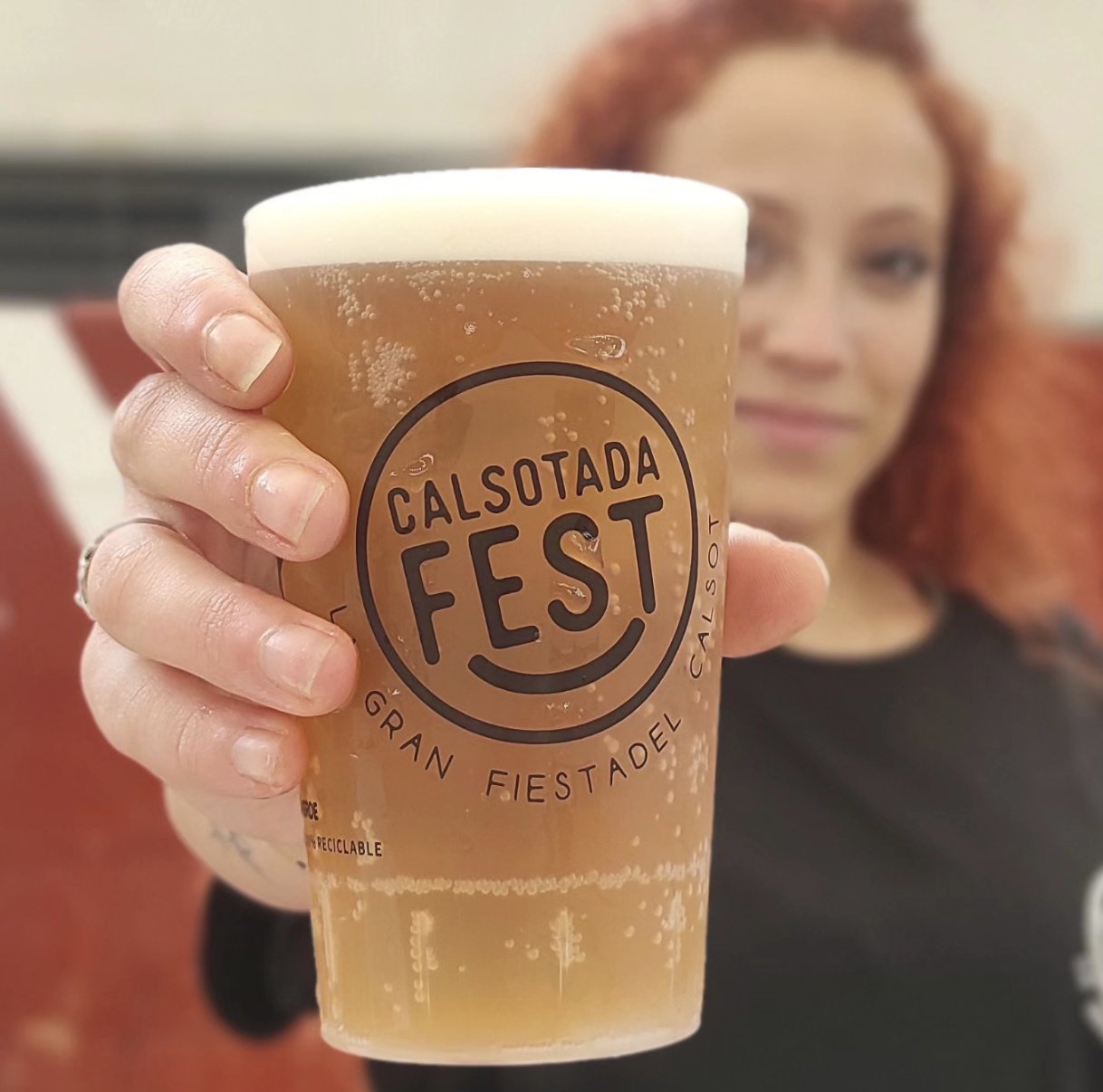 Vaso Calsotada Fest con cerveza