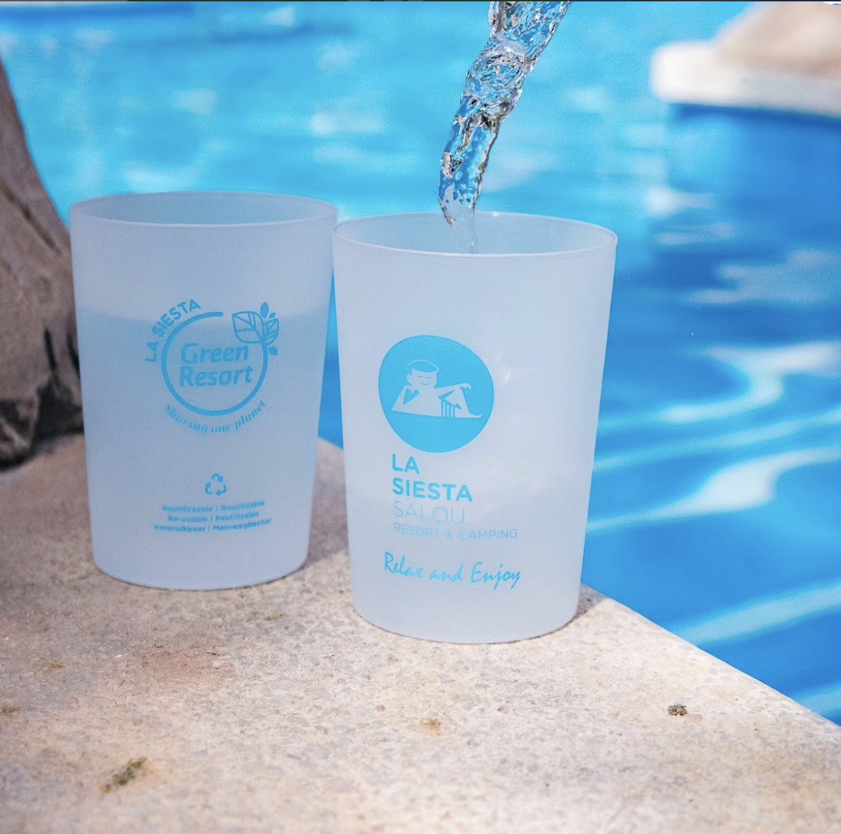 Vasos La Siesta Salou Green Resort en piscina